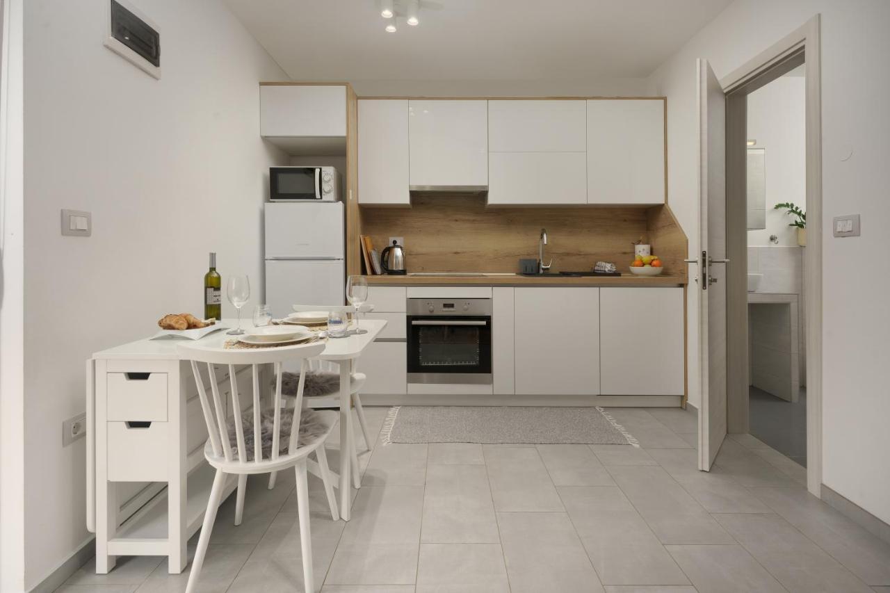 Apartments Elena Tia Medulin Exterior photo